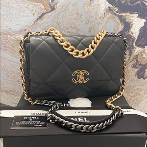 Chanel Large 19 Flap Lambskin Quilted Black Leather Shoulder Bag